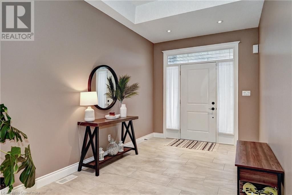 220 LADYSLIPPER DRIVE Image 9