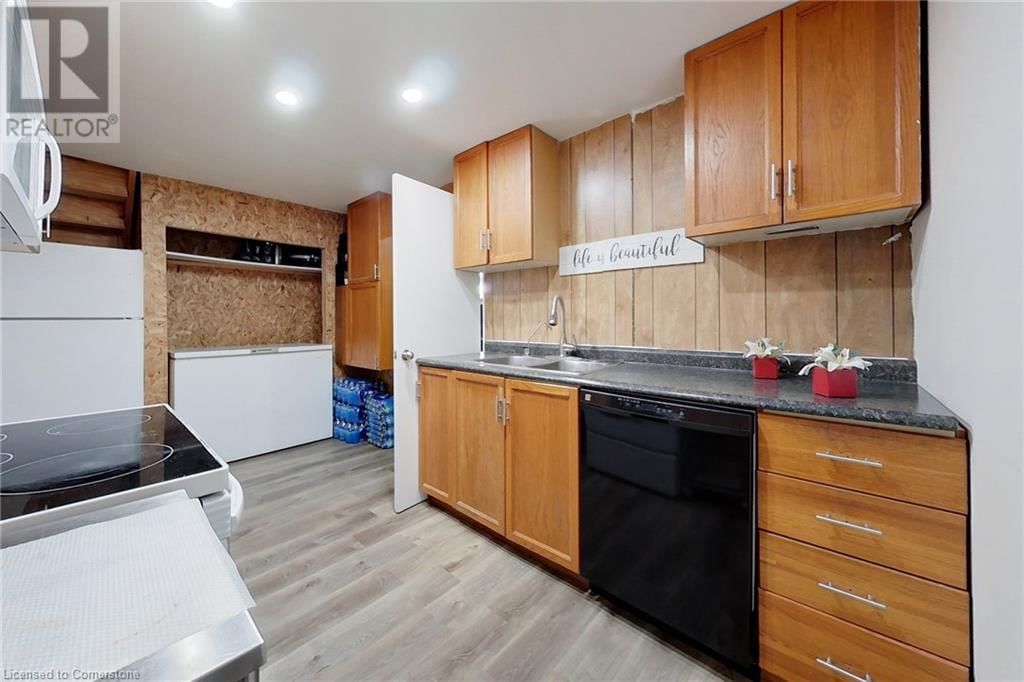 11 MCKAY STREET Image 39