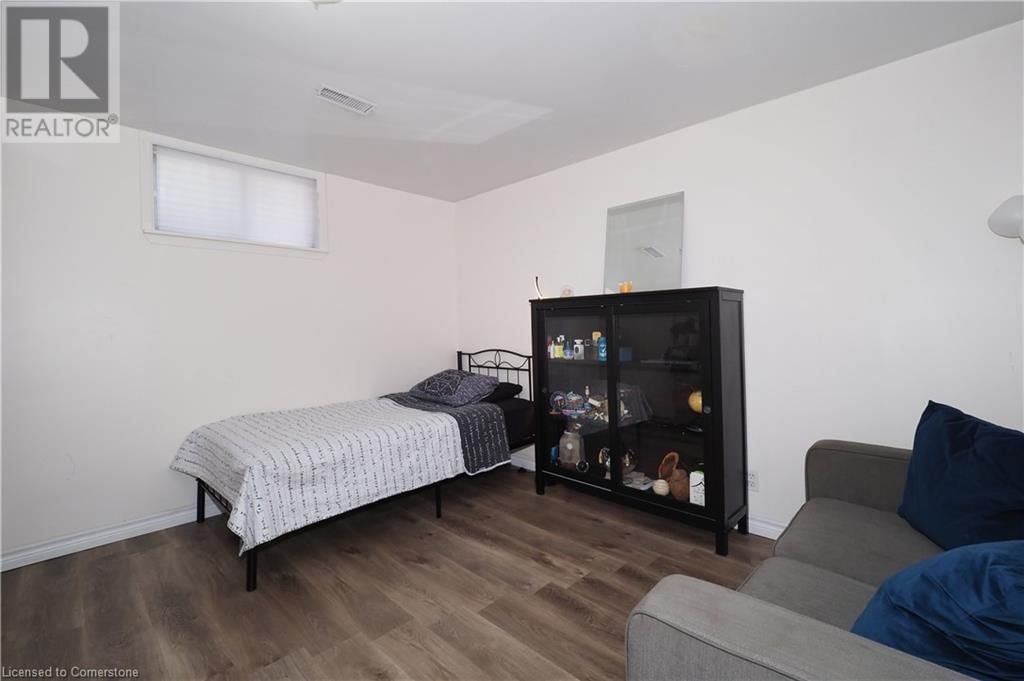 11 MCKAY STREET Image 41