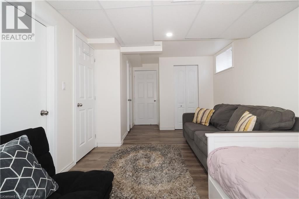 11 MCKAY STREET Image 45