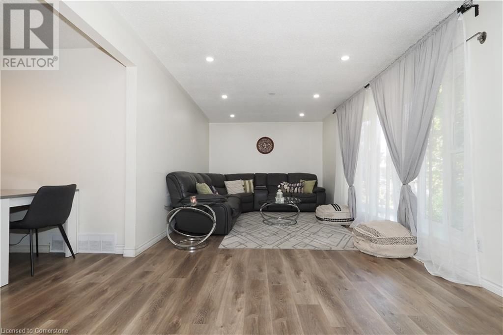 11 MCKAY STREET Image 8
