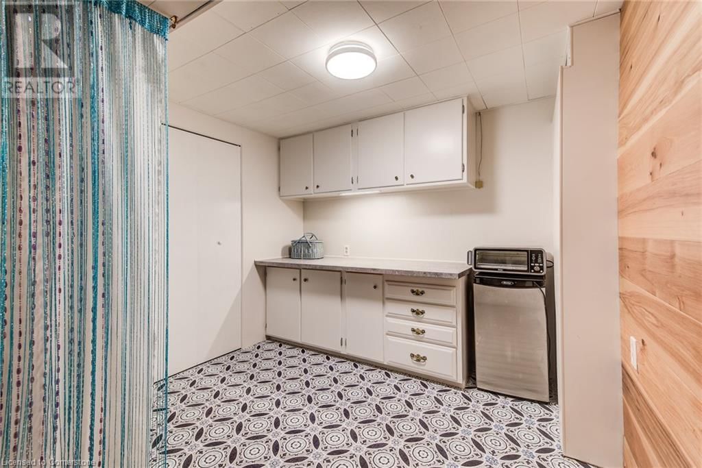 277 TOLL GATE BOULEVARD Image 36