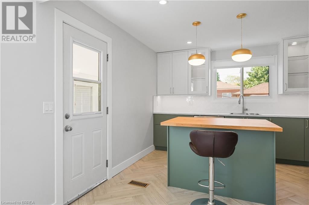 311 SHERIDAN STREET Image 16