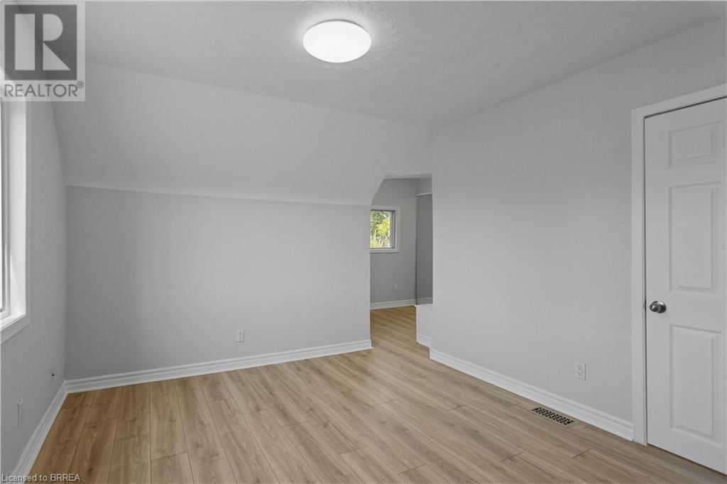 311 SHERIDAN STREET Image 32