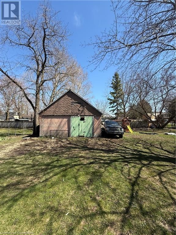 70 HURON STREET Image 18