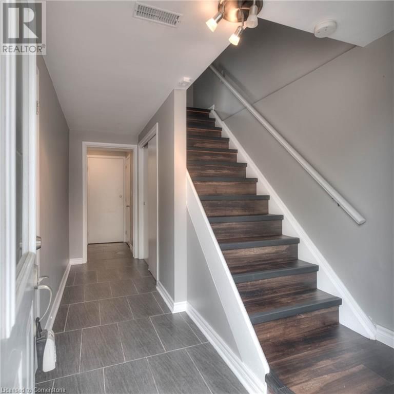 3 SHAFTSBURY DRIVE Image 10