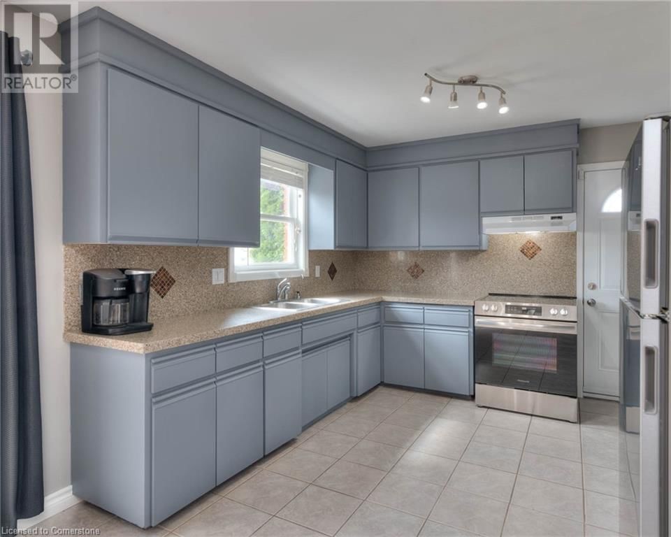3 SHAFTSBURY DRIVE Image 15