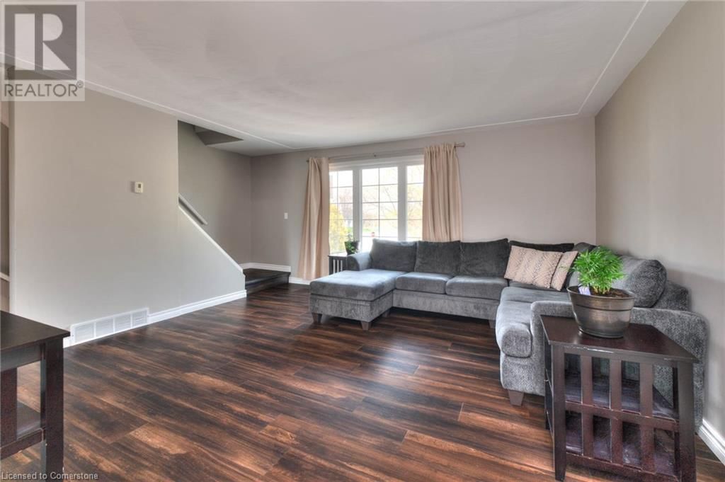 3 SHAFTSBURY DRIVE Image 19