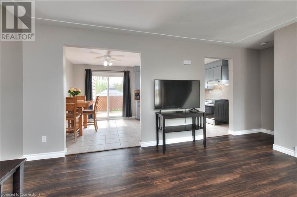 3 SHAFTSBURY DRIVE Image 22