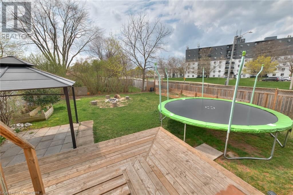 3 SHAFTSBURY DRIVE Image 34