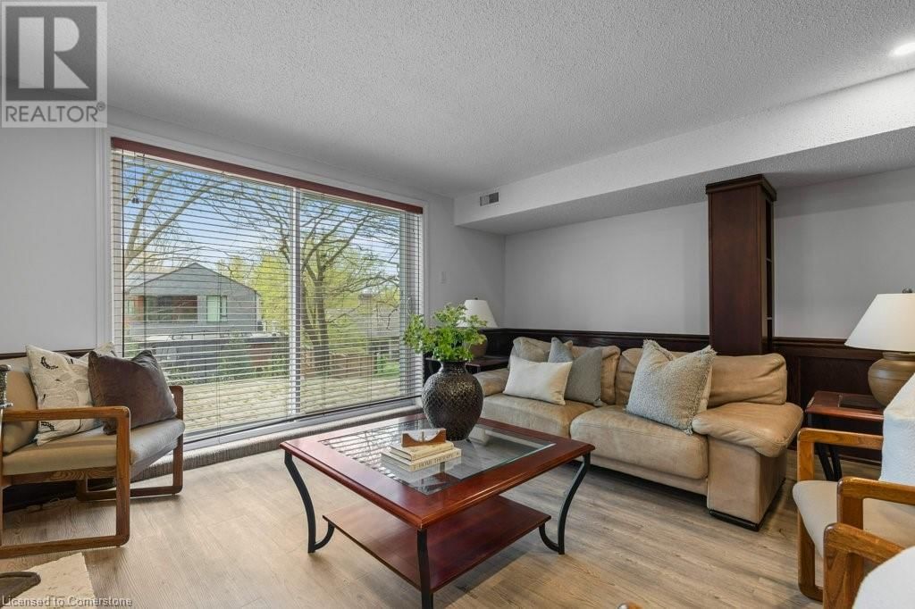302 SHAKESPEARE DRIVE Image 30