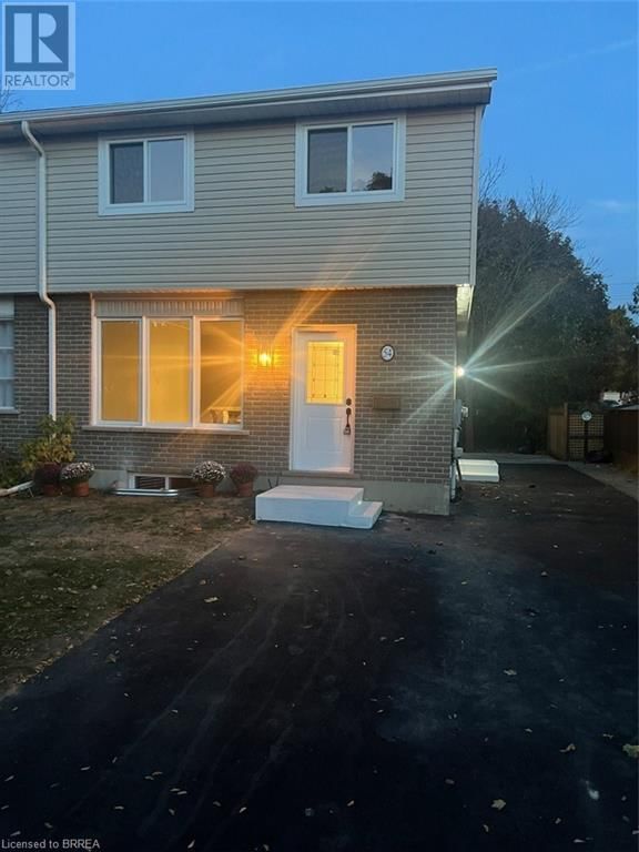 54 DEBBY CRESCENT Image 1