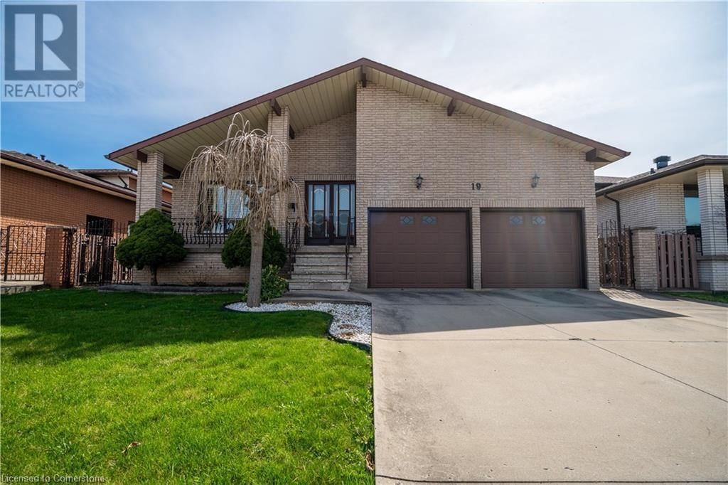 19 PAVAROTTI COURT Image 1