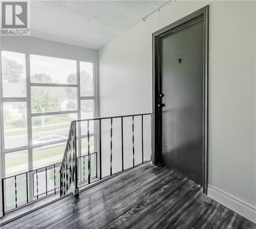 9 - 203 MAUSSER AVENUE Image 2