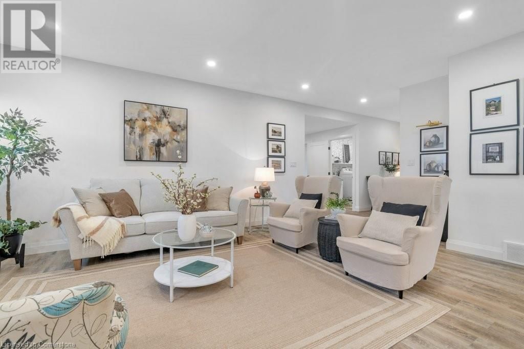 43711 ADELAIDE STREET Image 24
