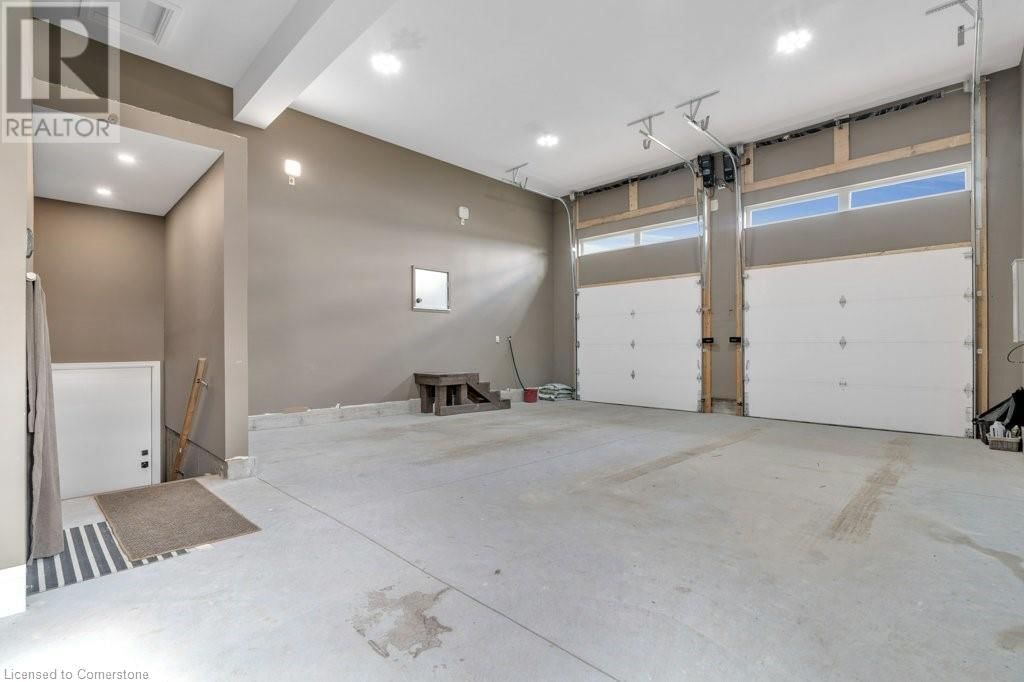 43711 ADELAIDE STREET Image 33