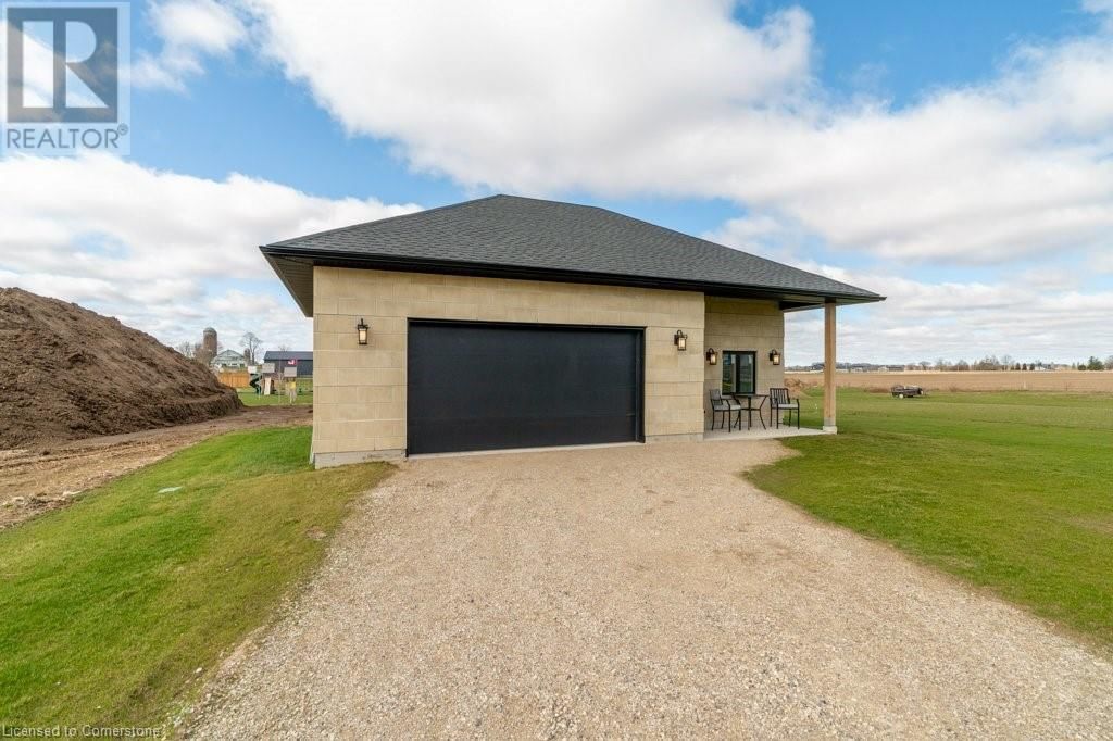 43711 ADELAIDE STREET Image 41