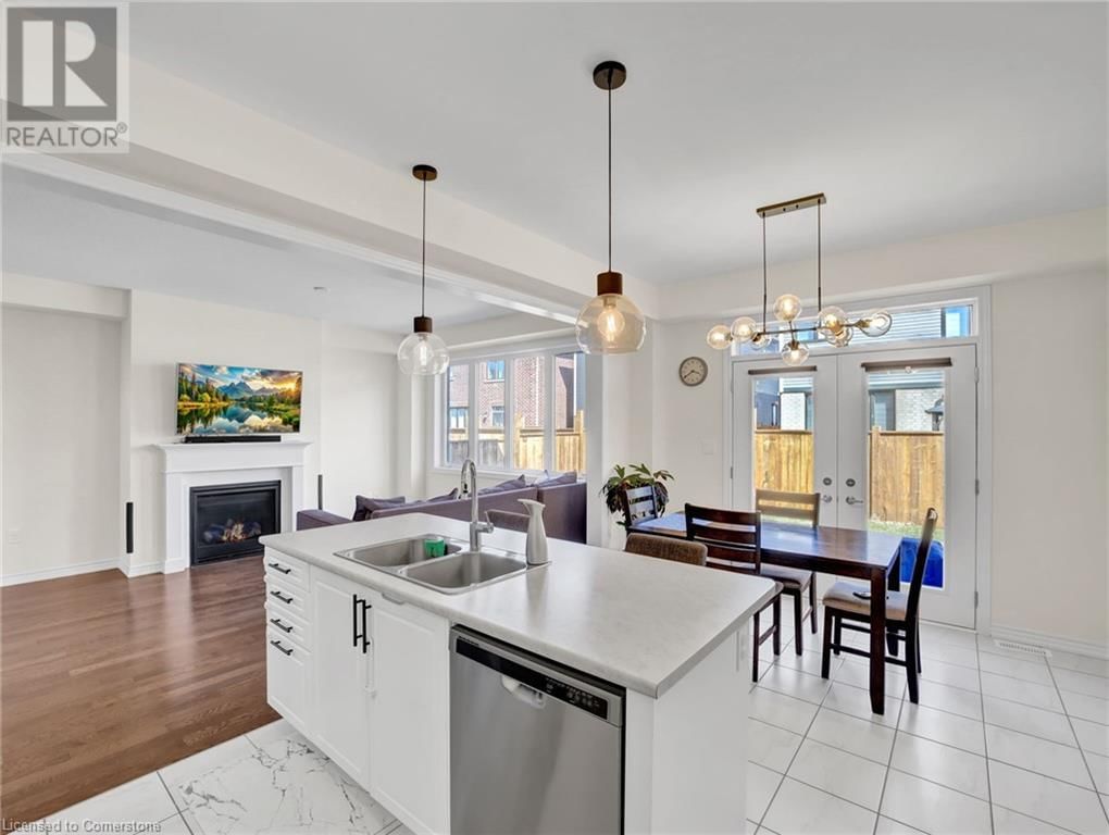 66 LILLIAN WAY Image 15