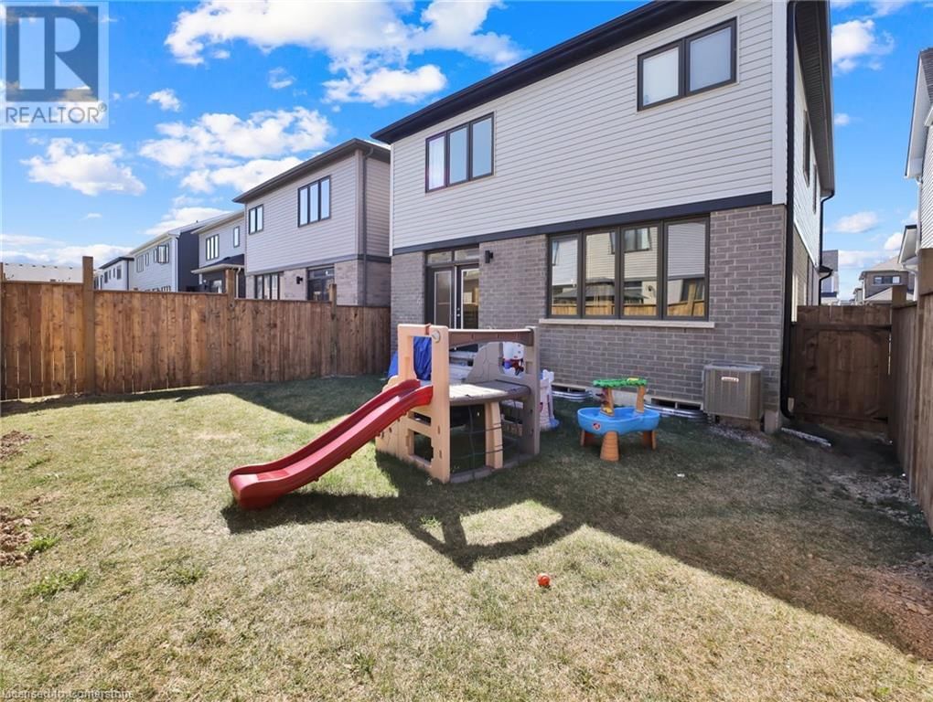 66 LILLIAN WAY Image 39