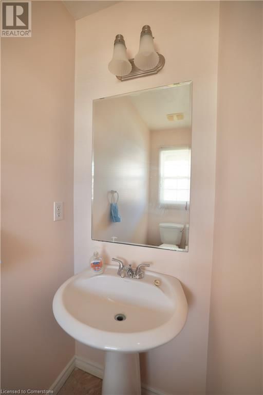 747 KARLSFELD ROAD Image 25