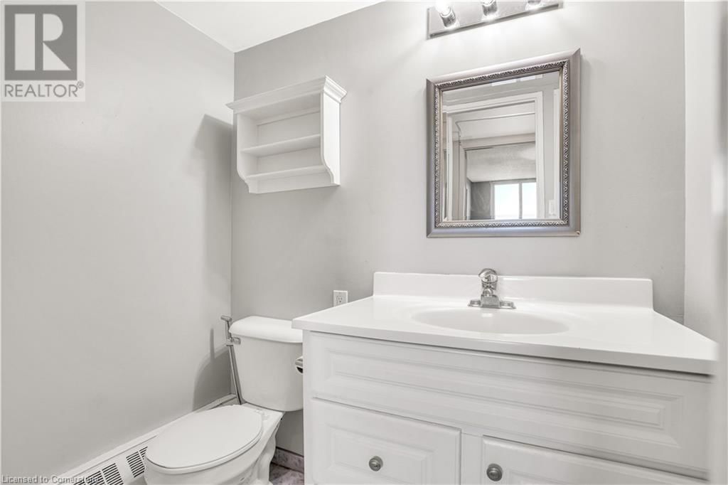 809 - 225 HARVARD PLACE Image 32