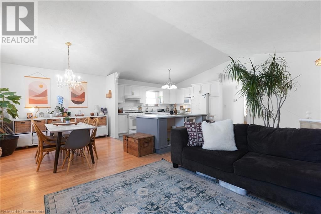 20 THOMPSON DRIVE Image 12