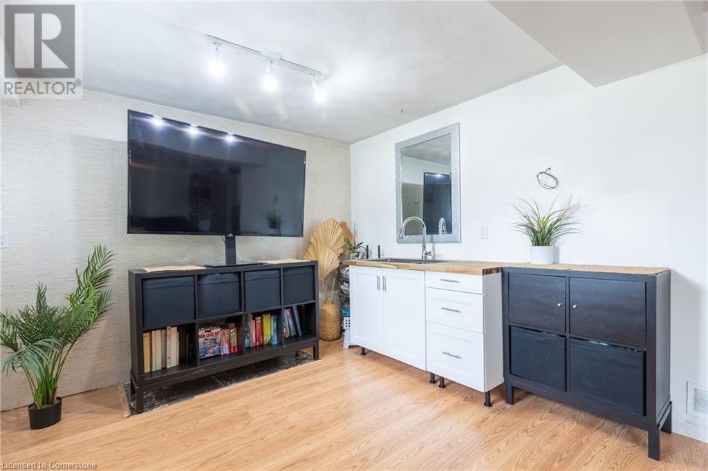 20 THOMPSON DRIVE Image 23
