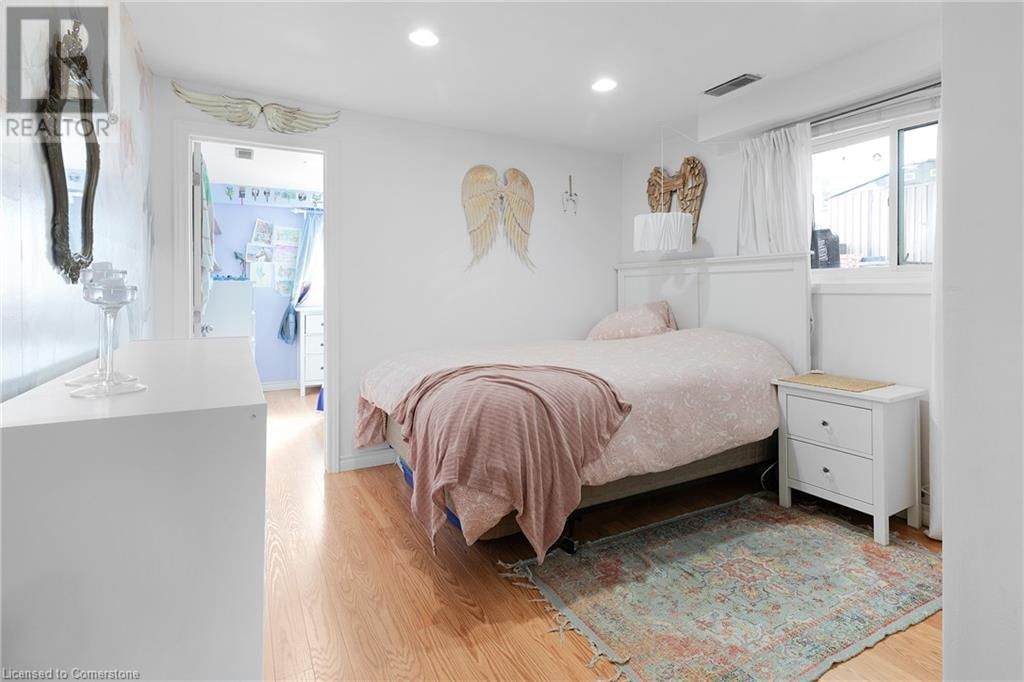 20 THOMPSON DRIVE Image 26