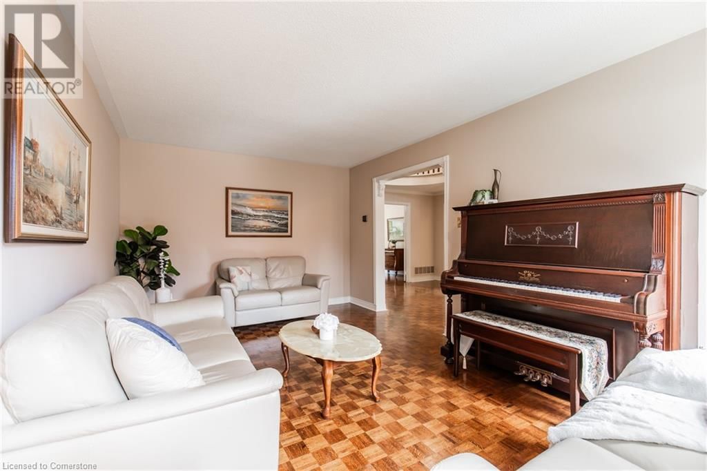 461 GOLDEN OAK DRIVE Image 4