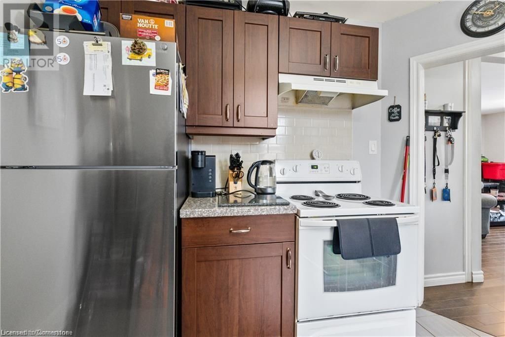 191 SIMCOE STREET SOUTH Image 10