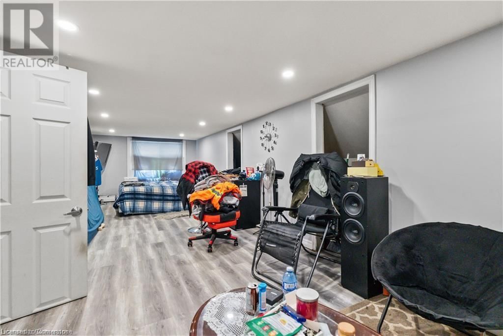191 SIMCOE STREET SOUTH Image 14