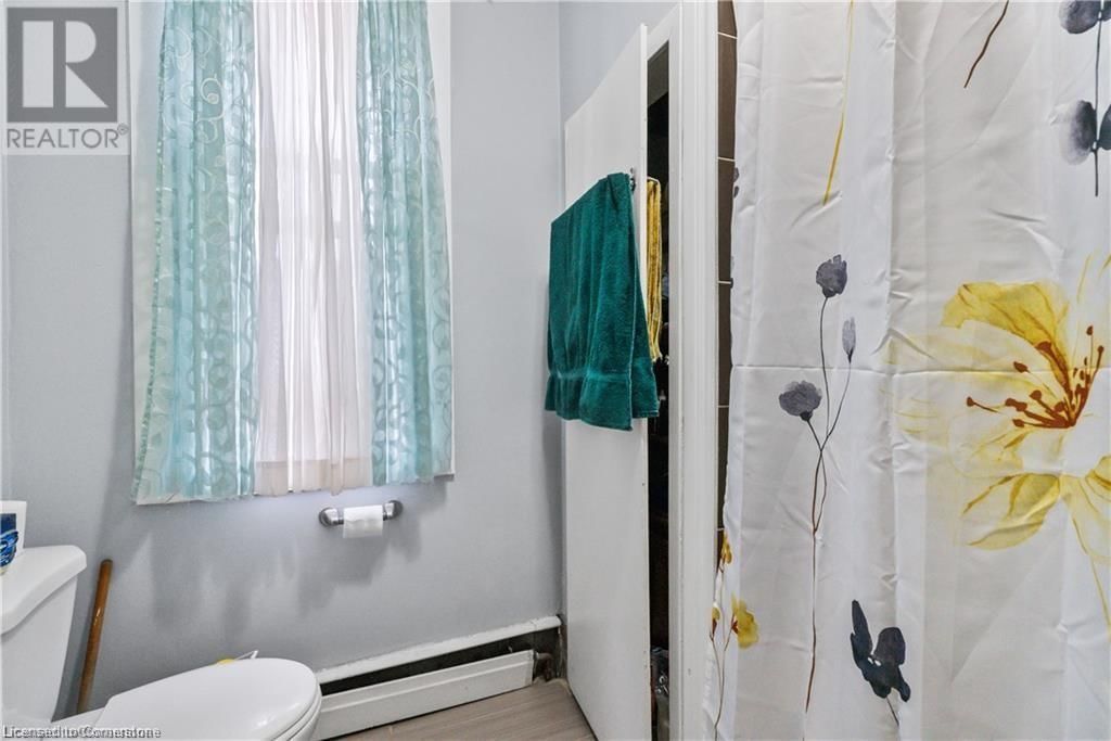 191 SIMCOE STREET SOUTH Image 16