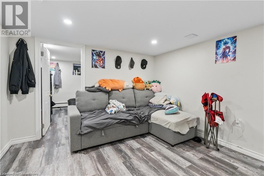 191 SIMCOE STREET SOUTH Image 26