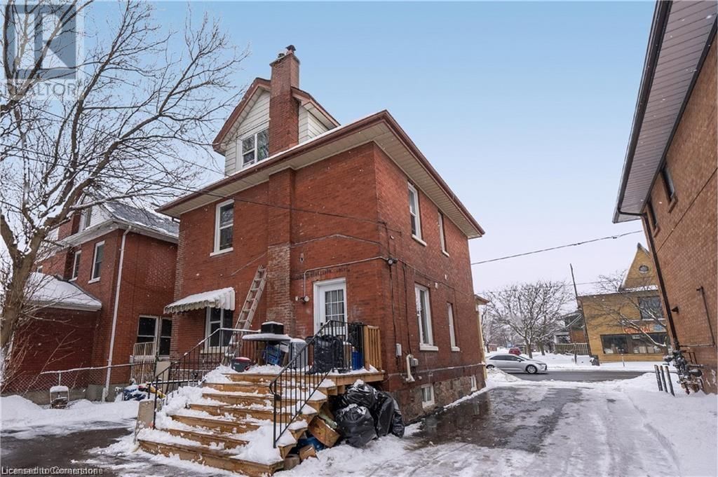191 SIMCOE STREET SOUTH Image 3