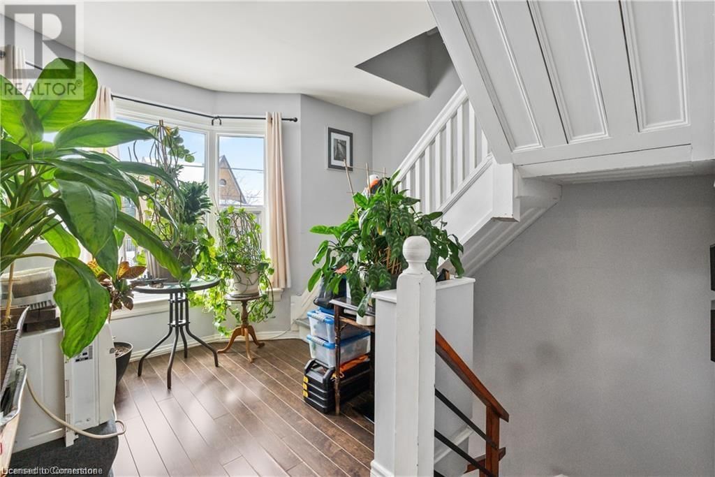 191 SIMCOE STREET SOUTH Image 6
