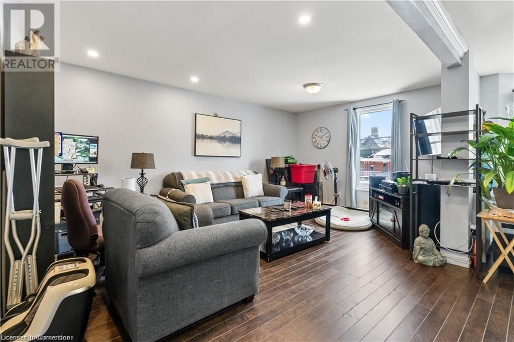 191 SIMCOE STREET SOUTH Image 7