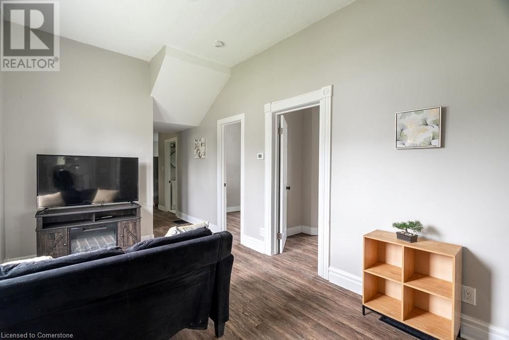 354 SPRUCE STREET Image 10
