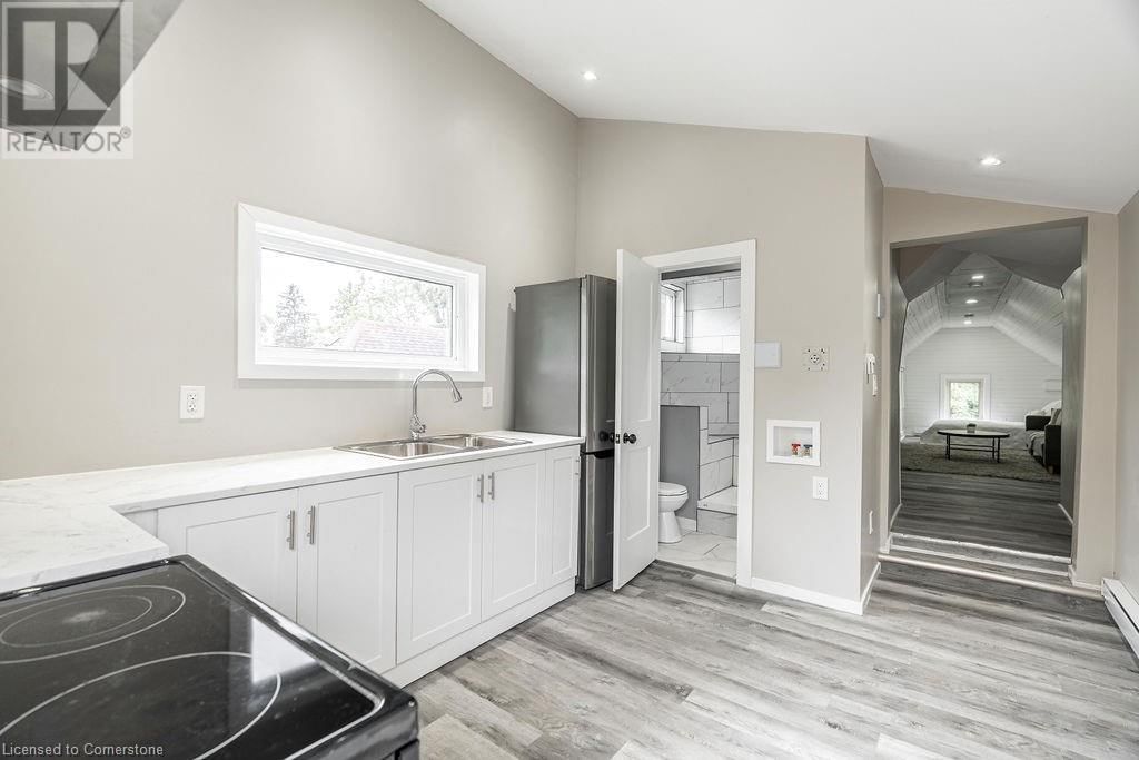 354 SPRUCE STREET Image 18