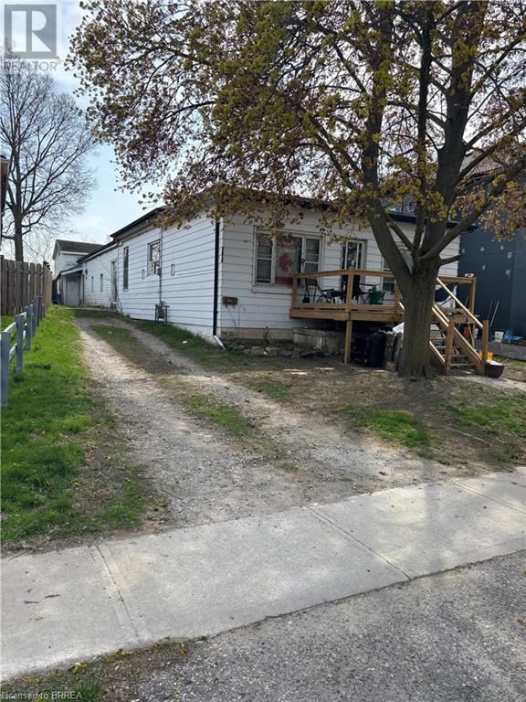 96 GRAND RIVER AVENUE Image 2