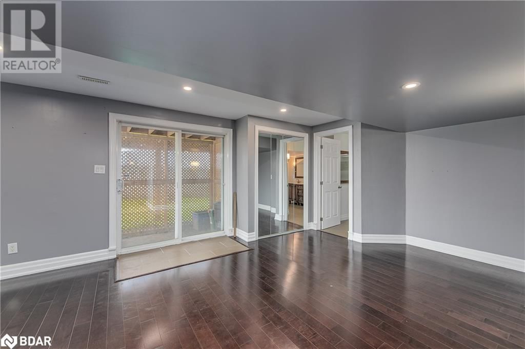 108 SUCCESSION CRESCENT Image 36
