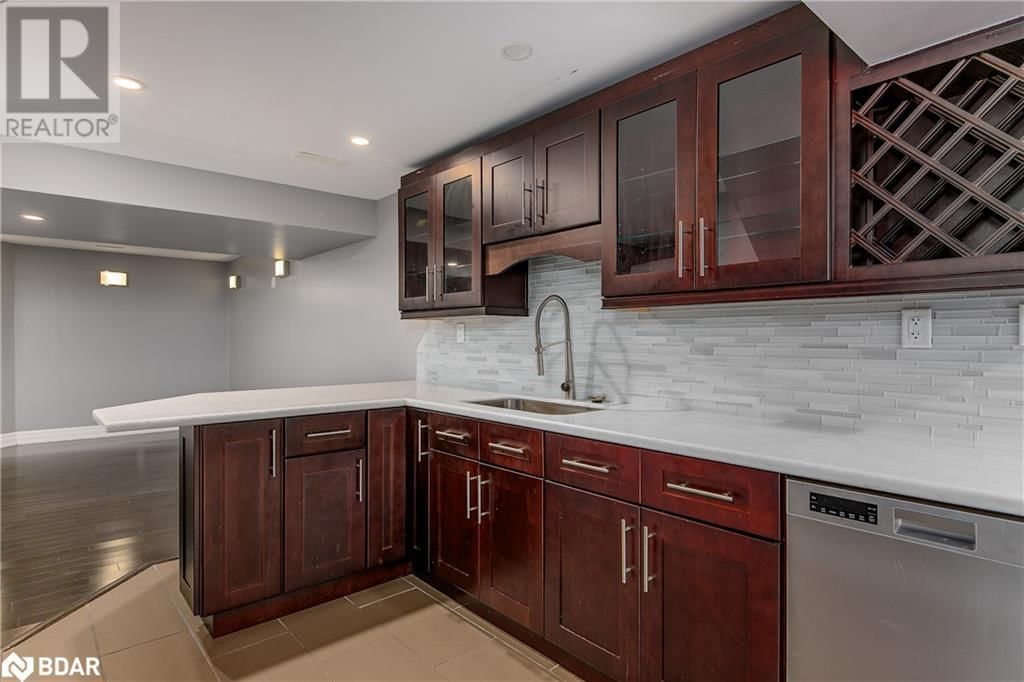 108 SUCCESSION CRESCENT Image 37