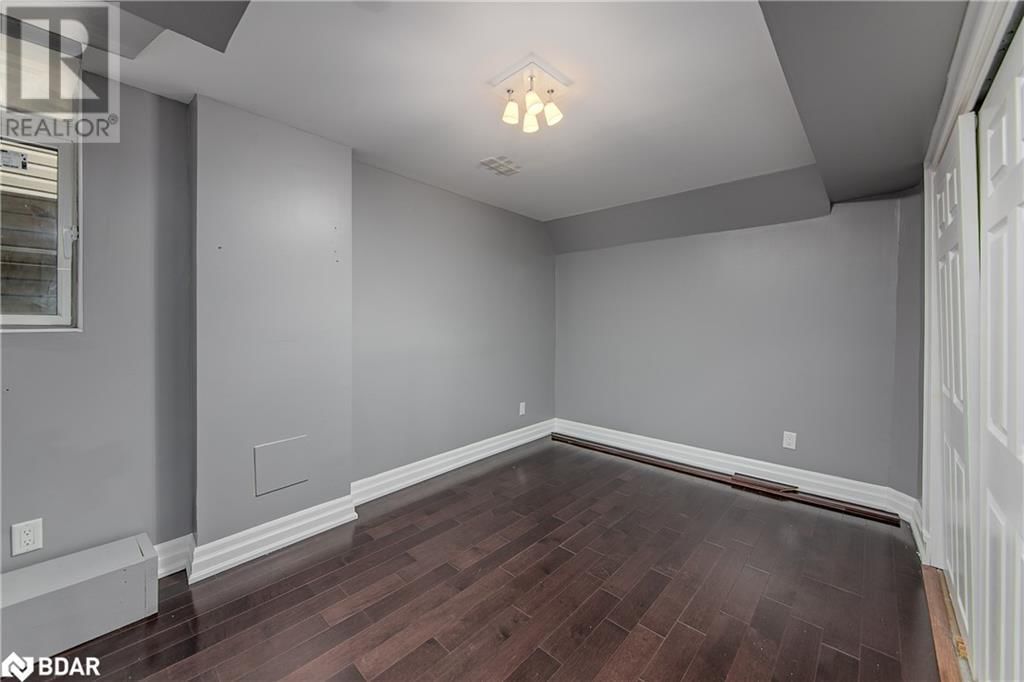 108 SUCCESSION CRESCENT Image 39