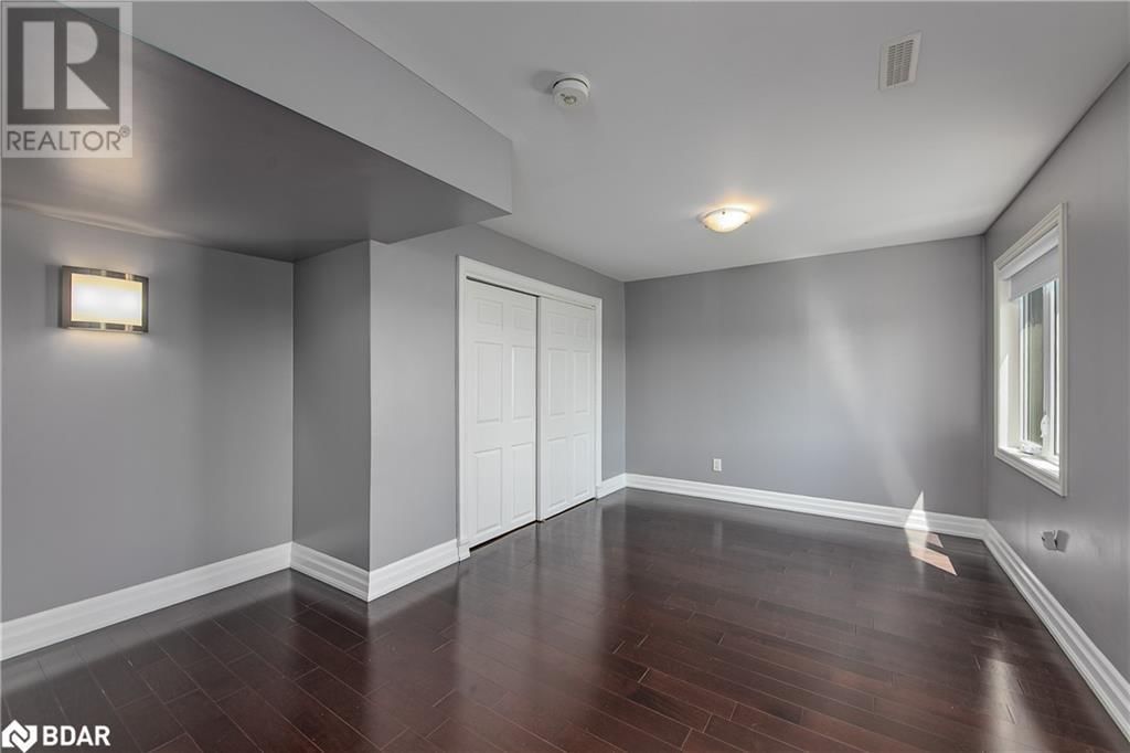 108 SUCCESSION CRESCENT Image 40
