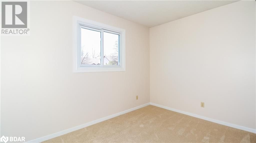 82 MELINDA CRESCENT Image 24
