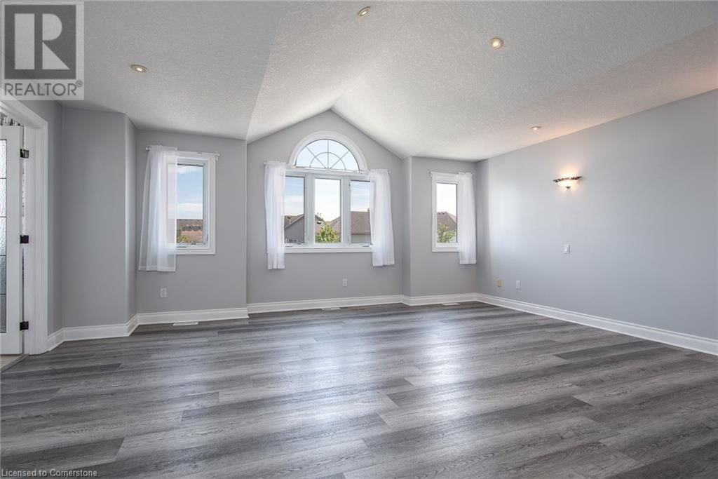 35 YARROW COURT Image 19