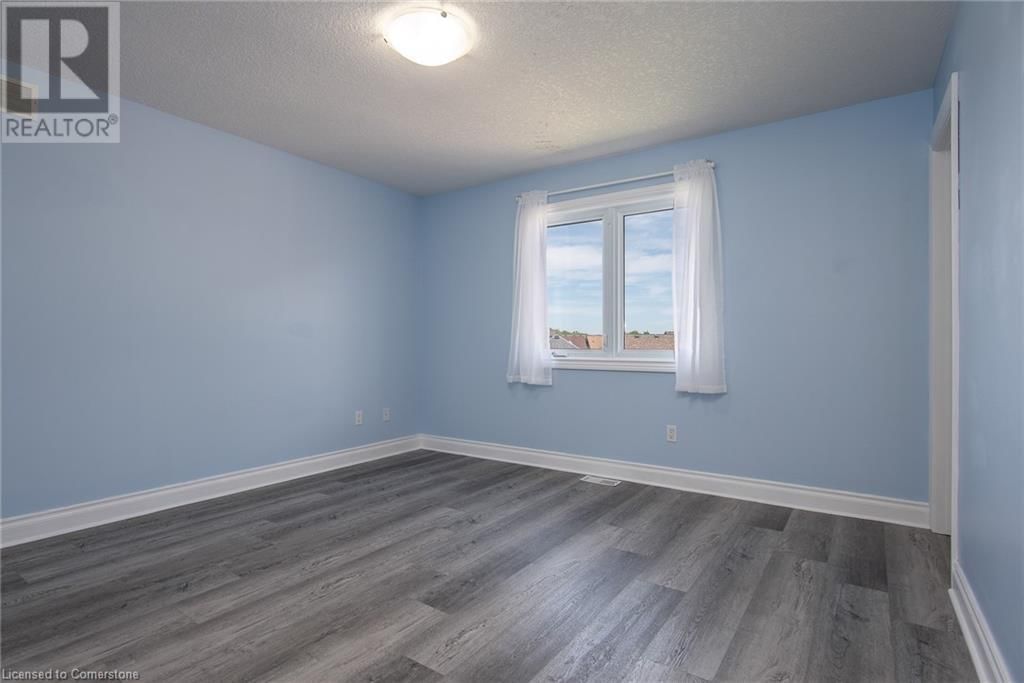 35 YARROW COURT Image 23