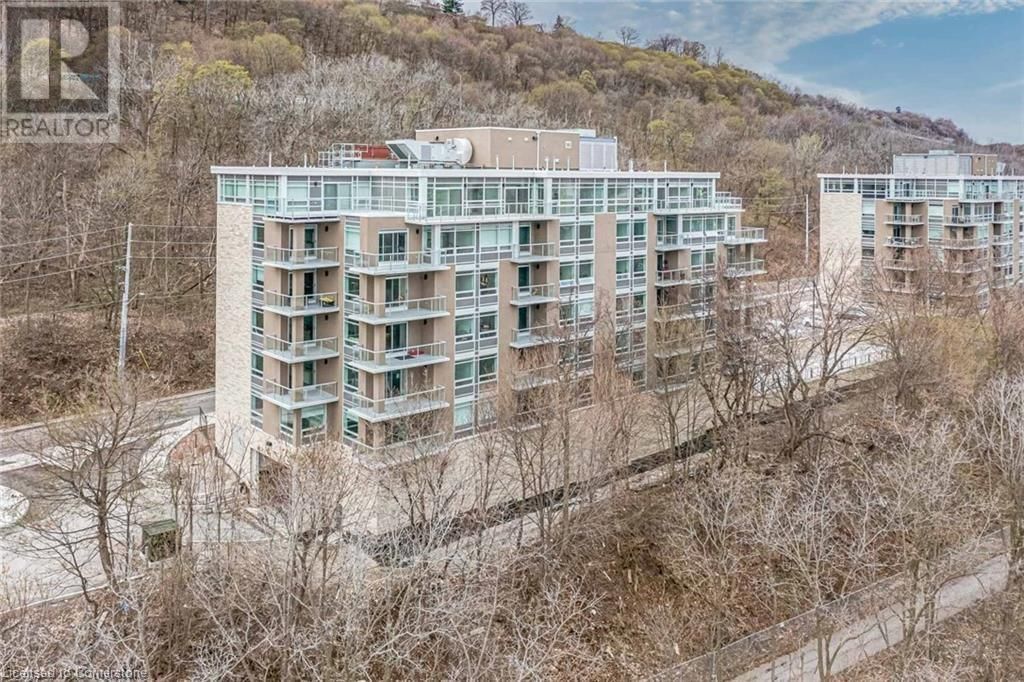 302 - 479 CHARLTON AVENUE EAST Image 3