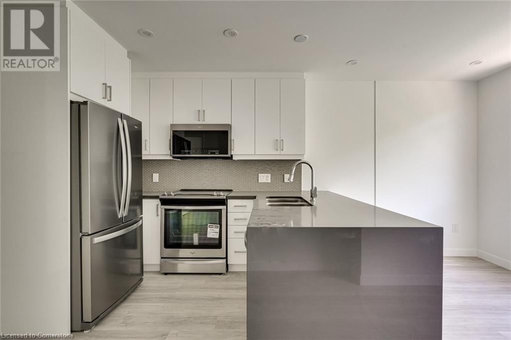 302 - 479 CHARLTON AVENUE EAST Image 8