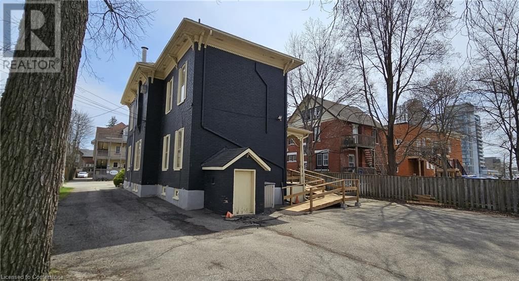 106 YOUNG STREET WEST Image 2