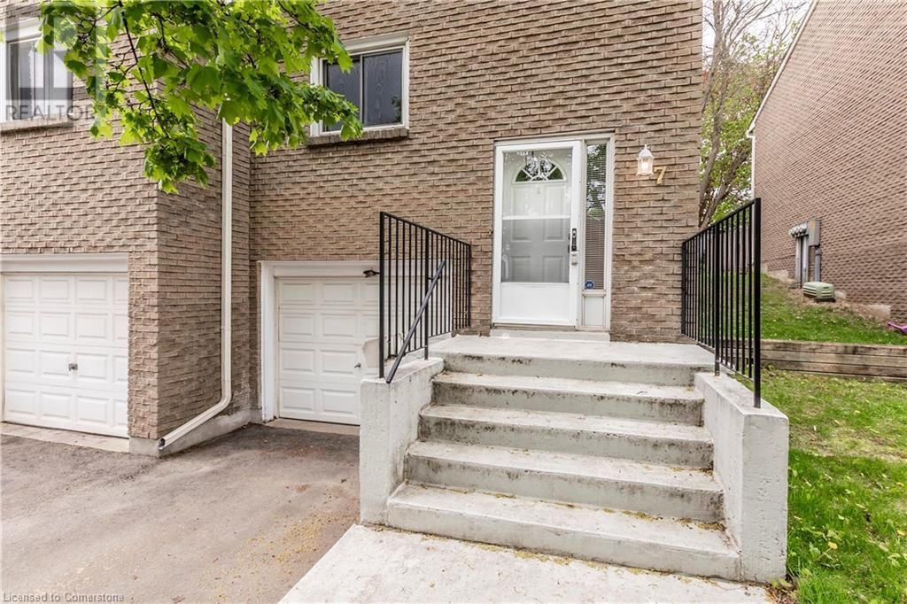 7 - 121 MORGAN AVENUE Image 2